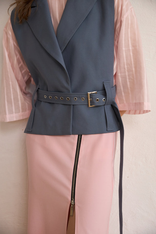 Oversized jacket with zippers