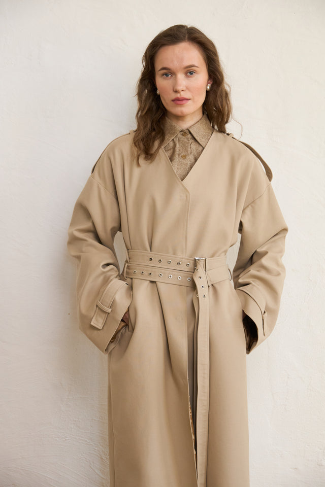 Oversized jacket with zippers
