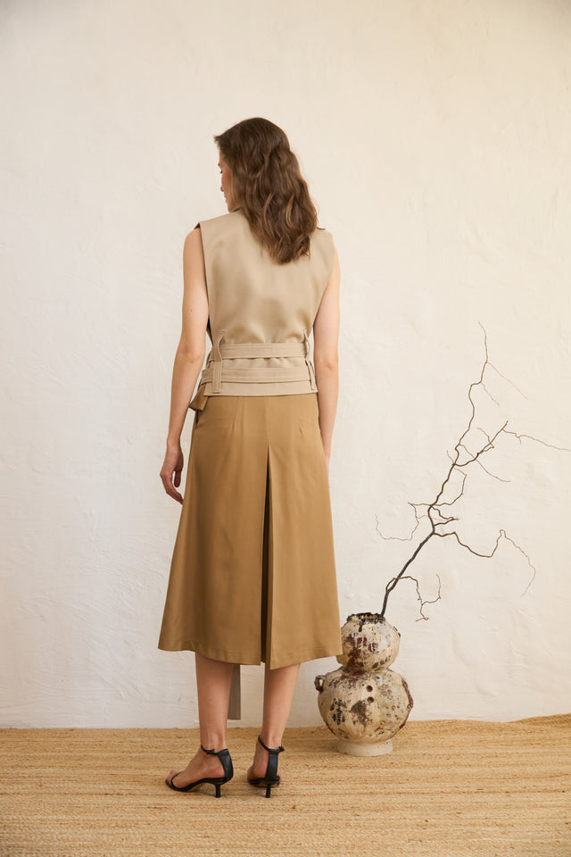 Moment 10. Tencel Midi Shorts