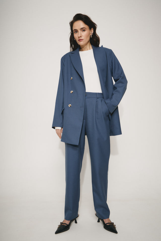 SEO-ключові слова для опису товару:
1. Wide trousers
2. Tapered pleats trousers
3. Women's wide-leg pants
4. Luxury trousers for women
5. Sustainable fashion trousers
6. Deadstock fabric pants
7. Eco-friendly women's trousers
8. Elegant office trousers
9. Formal trousers for women
10. High-waisted wide trousers
11. Tailored trousers for women
12. Designer women's pants
13. Chic pleated trousers
14. Classic wool trousers
15. Timeless women's pants
16. Workwear trousers for wome