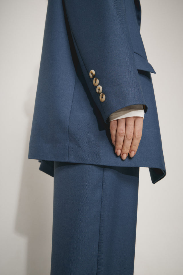 SEO-ключові слова для опису товару:
1. Wide trousers
2. Tapered pleats trousers
3. Women's wide-leg pants
4. Luxury trousers for women
5. Sustainable fashion trousers
6. Deadstock fabric pants
7. Eco-friendly women's trousers
8. Elegant office trousers
9. Formal trousers for women
10. High-waisted wide trousers
11. Tailored trousers for women
12. Designer women's pants
13. Chic pleated trousers
14. Classic wool trousers
15. Timeless women's pants
16. Workwear trousers for wome