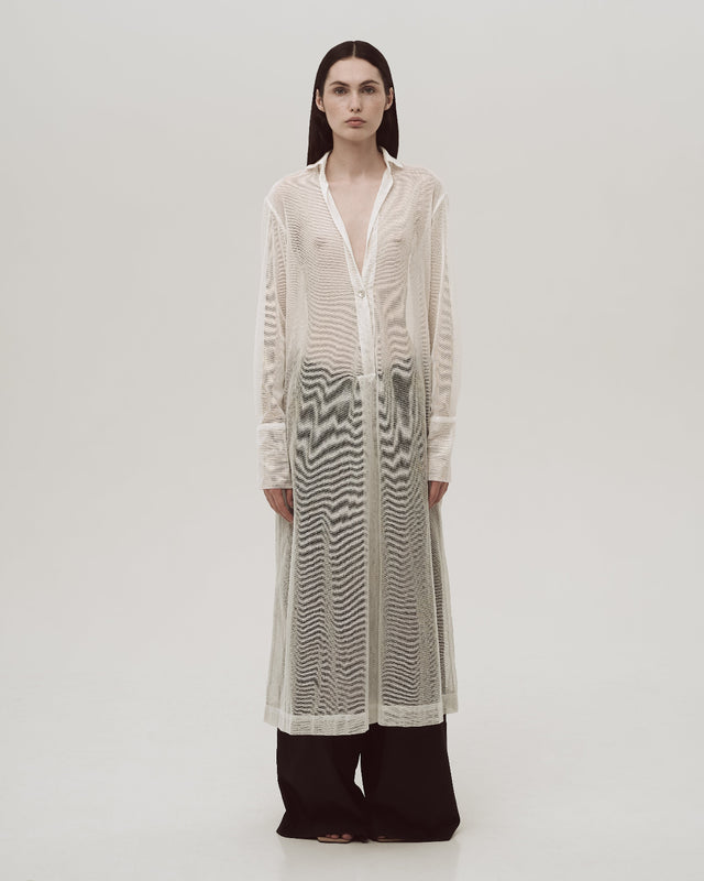 Mesh long shirt of cotton.