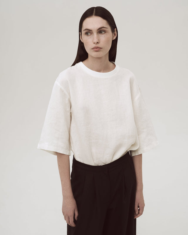 Woolen wide palazzo trousers with pockets.