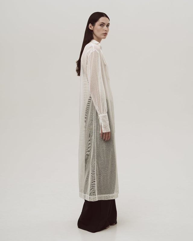 Mesh transparent long shirt of cotton.