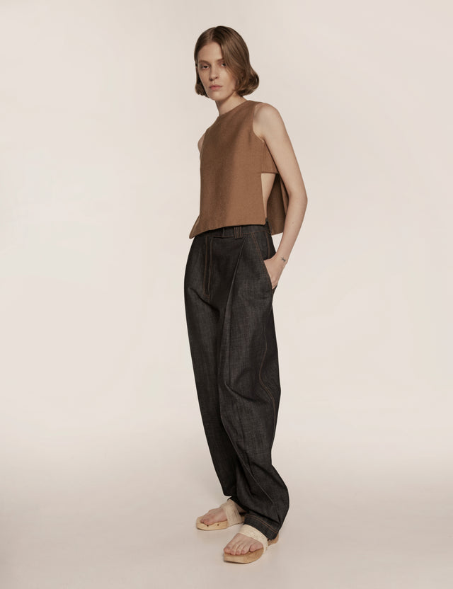 wide tapered jeans with pockets and belt loops