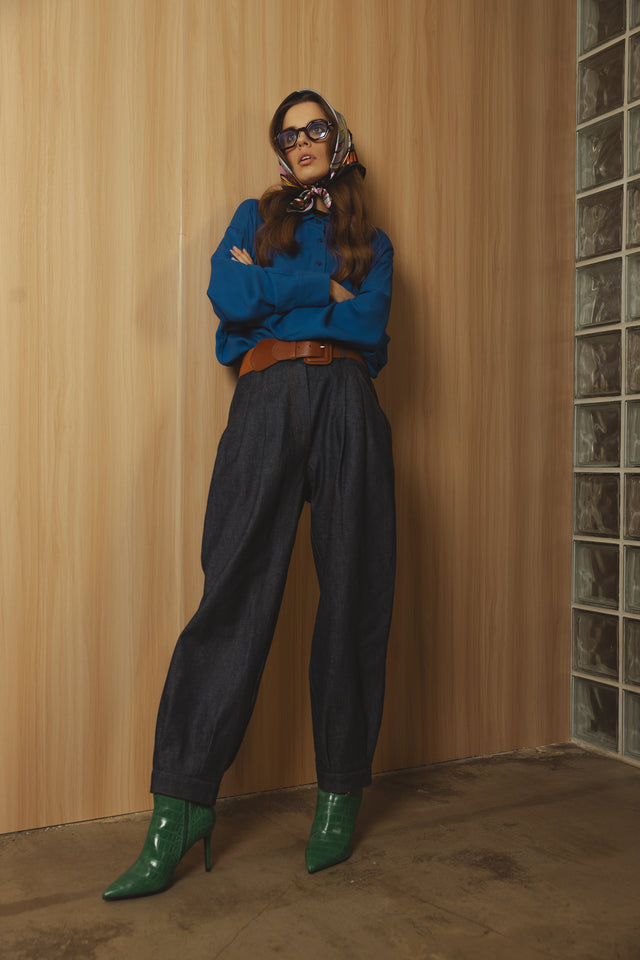 Barrel Jeans with Pleats and Cuffs