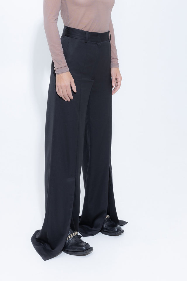 Wide trousers with splits