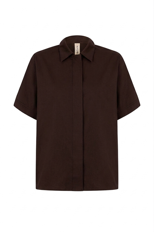 White shirt with shirt sleeves