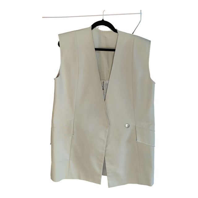 Cotton vest- Used